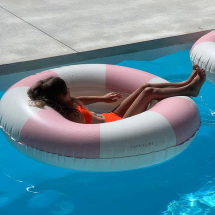 Anillo de piscina de lujo - Rosa que me robó el corazón