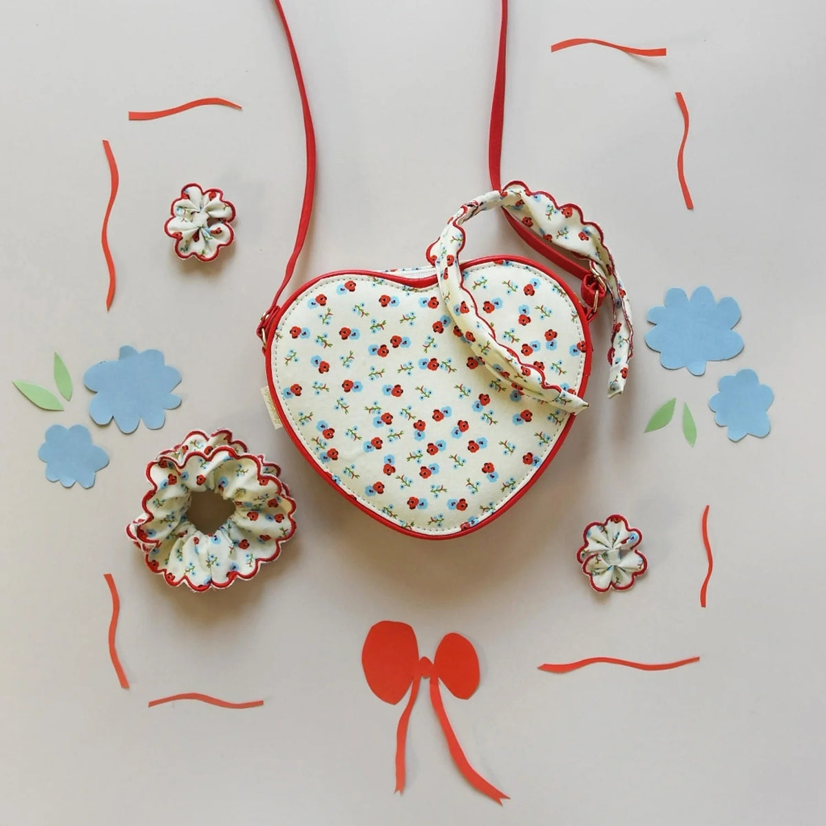 Bolso Martha Ditsy con forma de corazón floral
