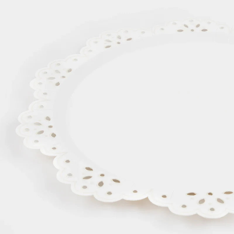 Plato grande de encaje blanco