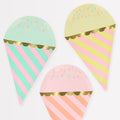 Platos de helado con chispas de colores